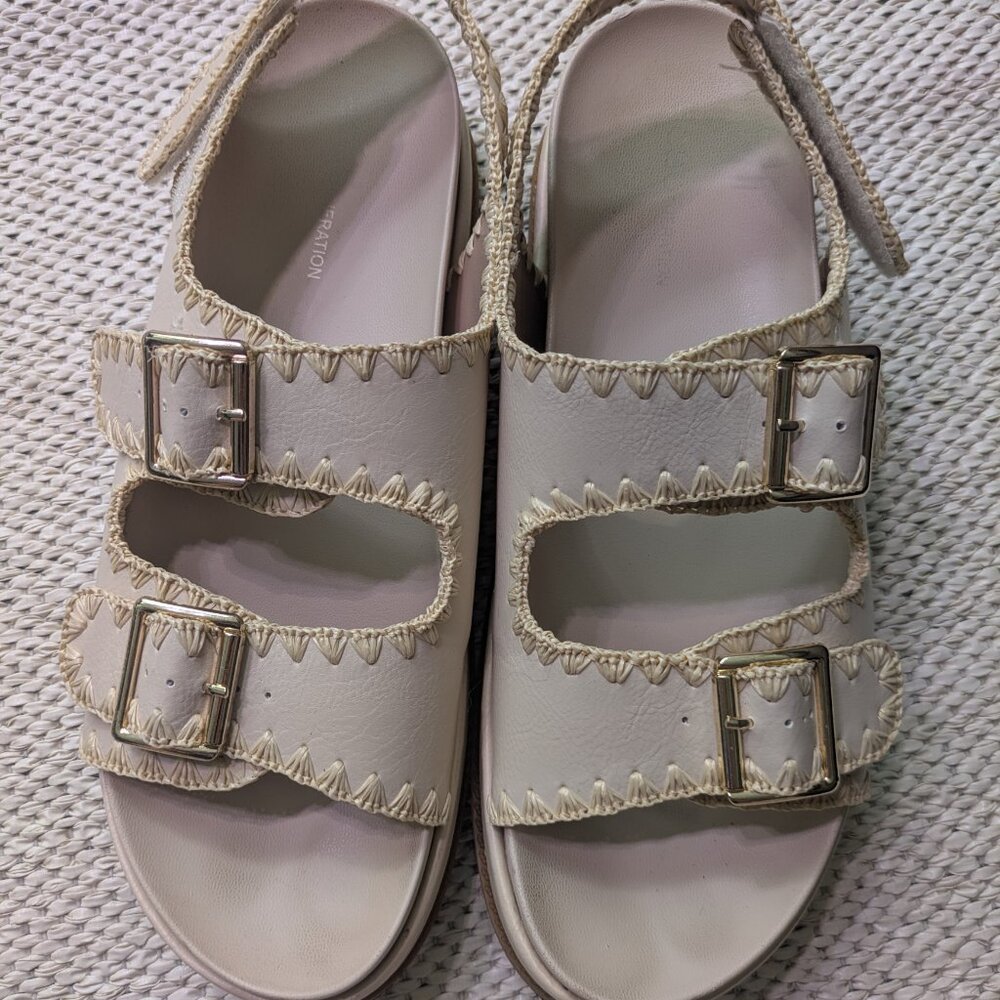 BCBGeneration Size 9.5 Women's Beena Footbed Hook and Loop Flatform Sandals